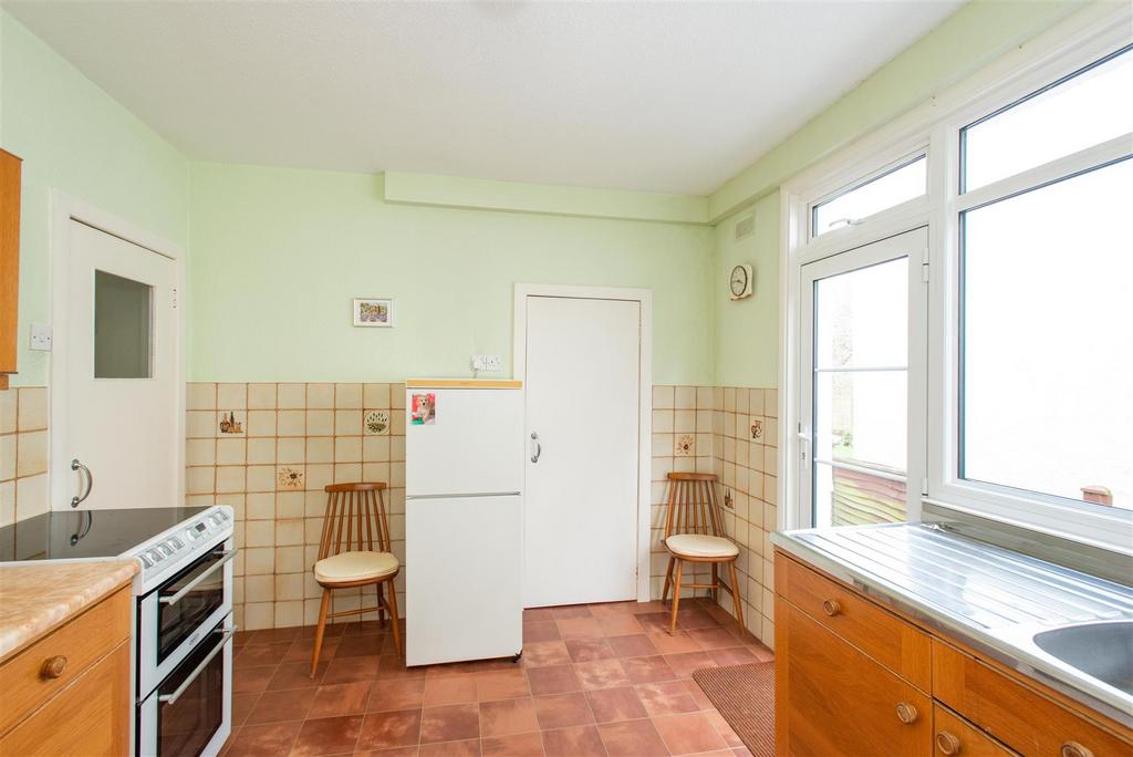 2023.02.17 34 St Johns Rd, BR5 1 HX-6979.jpg