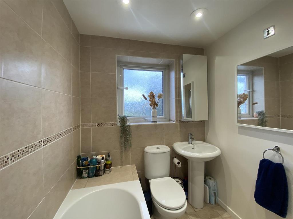 Bathroom.JPG