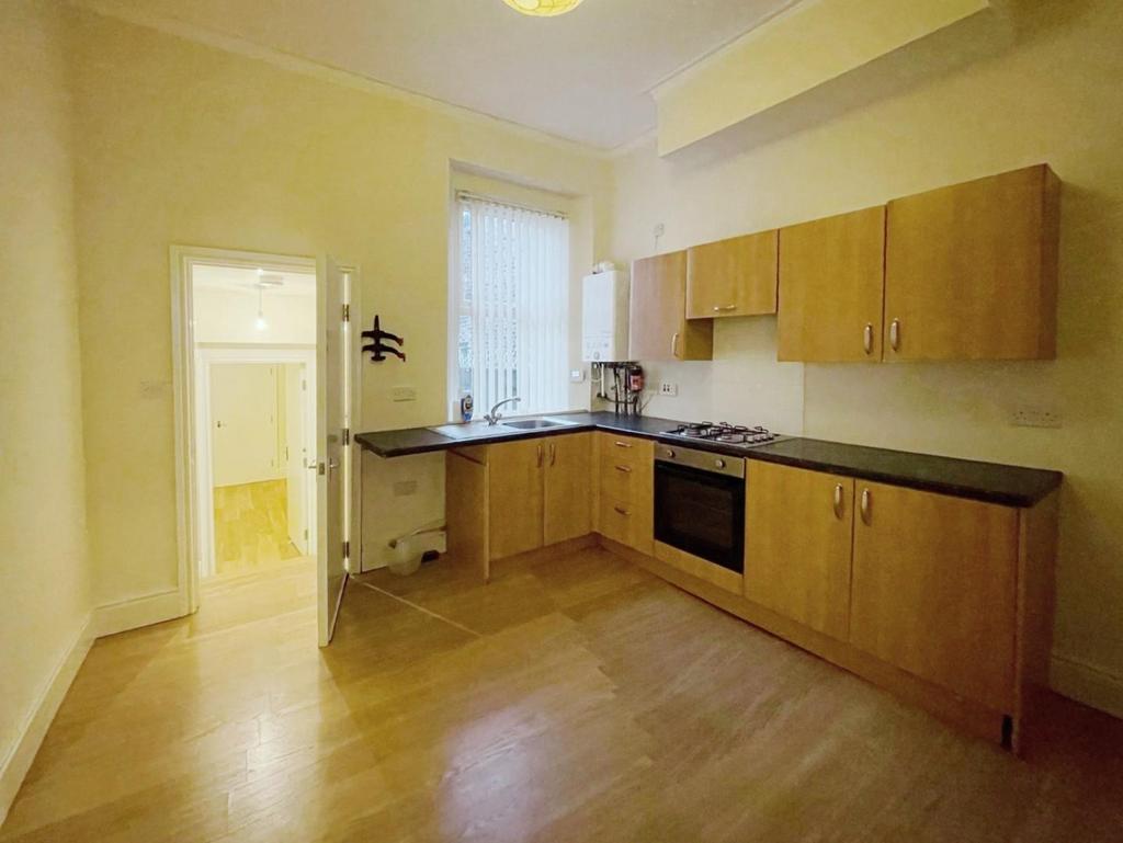 Flat 1: kitchen