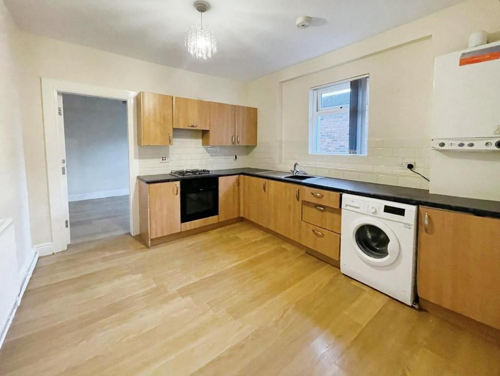 Flat 2: kitchen