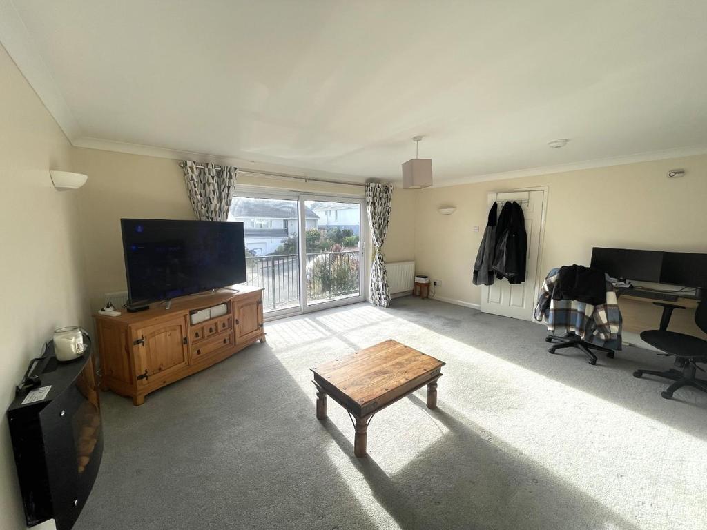 Queen Anne Gardens, Falmouth 3 bed house £1,450 pcm (£335 pw)