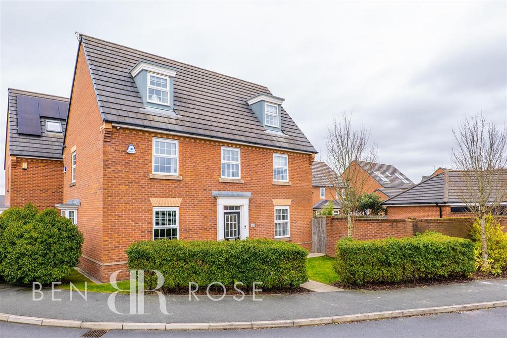 Birtley Avenue, Buckshaw Village, Chorley 5 bed detached house £449,995