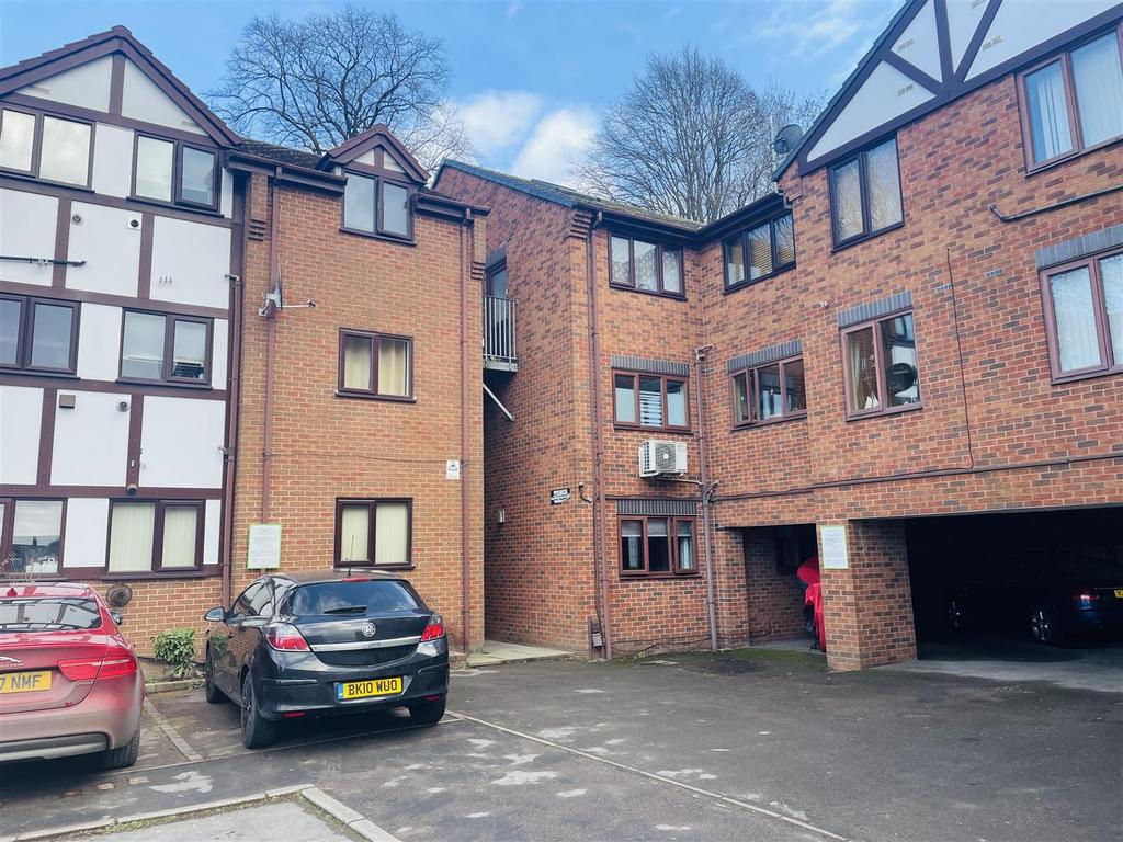 Granville Gardens, Coventry Road... 1 bed apartment £575 pcm (£133 pw)