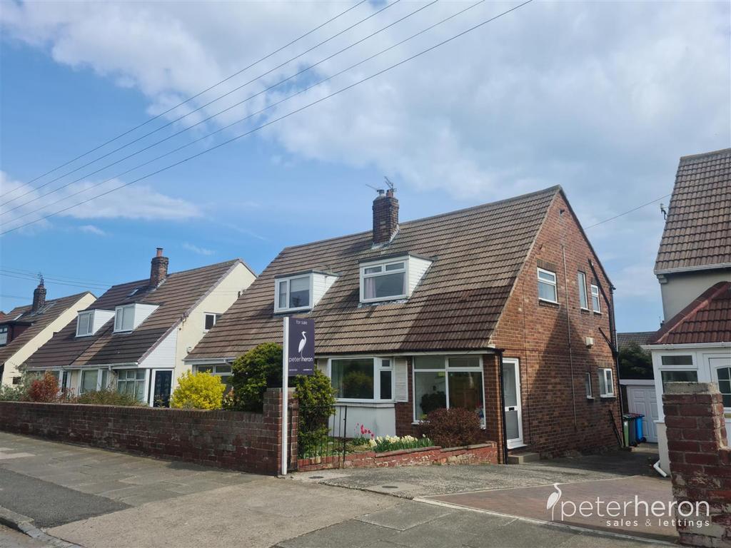 Lizard View, Whitburn, Sunderland 3 bed semidetached house £185,000