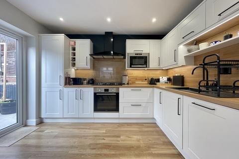 141 Cowick Hill, Exeter, EX2 9NP