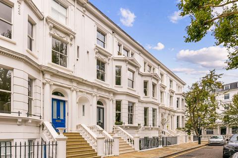 3 bedroom flat to rent, Inverness Gardens, London