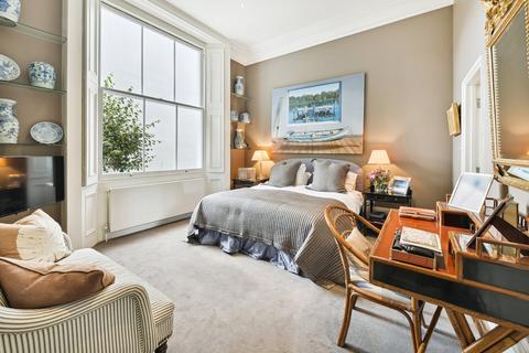 3 bedroom flat to rent, Inverness Gardens, London