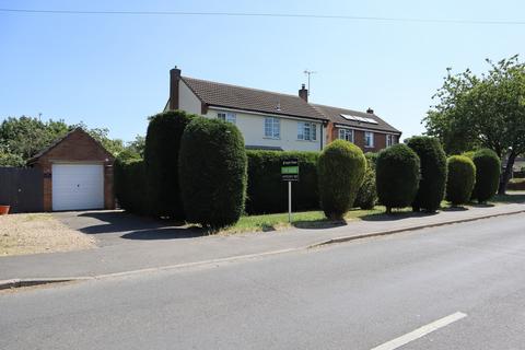 3 bedroom detached house for sale, Chapel Street, Yaxley, Peterborough, Cambridgeshire. PE7 3LN