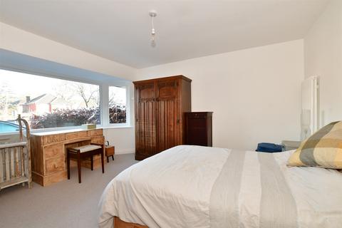 4 bedroom bungalow for sale - Dale Avenue, Hassocks, West Sussex