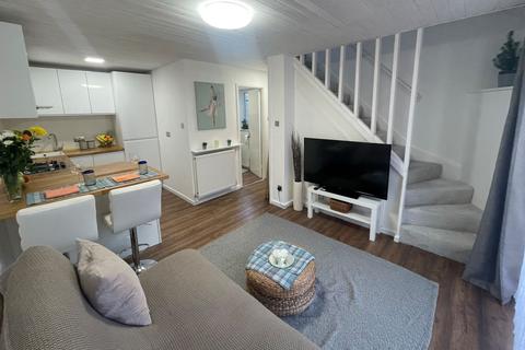 19 Truesdale Road, London, E6 5PT