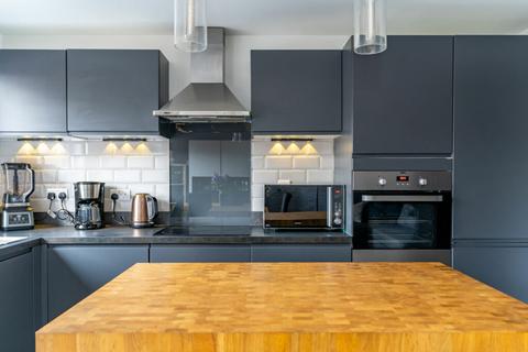 Flat 1, 20 Ashley Place, Edinburgh, EH6 5GB