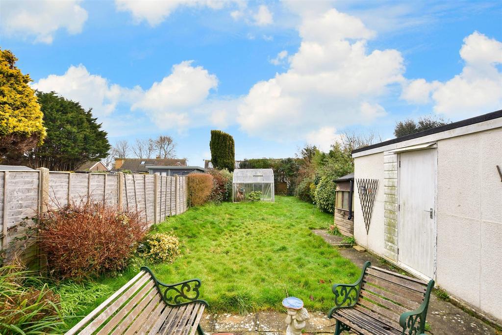 Harbour View Road, Pagham, Bognor Regis, West Sussex 2 bed semi