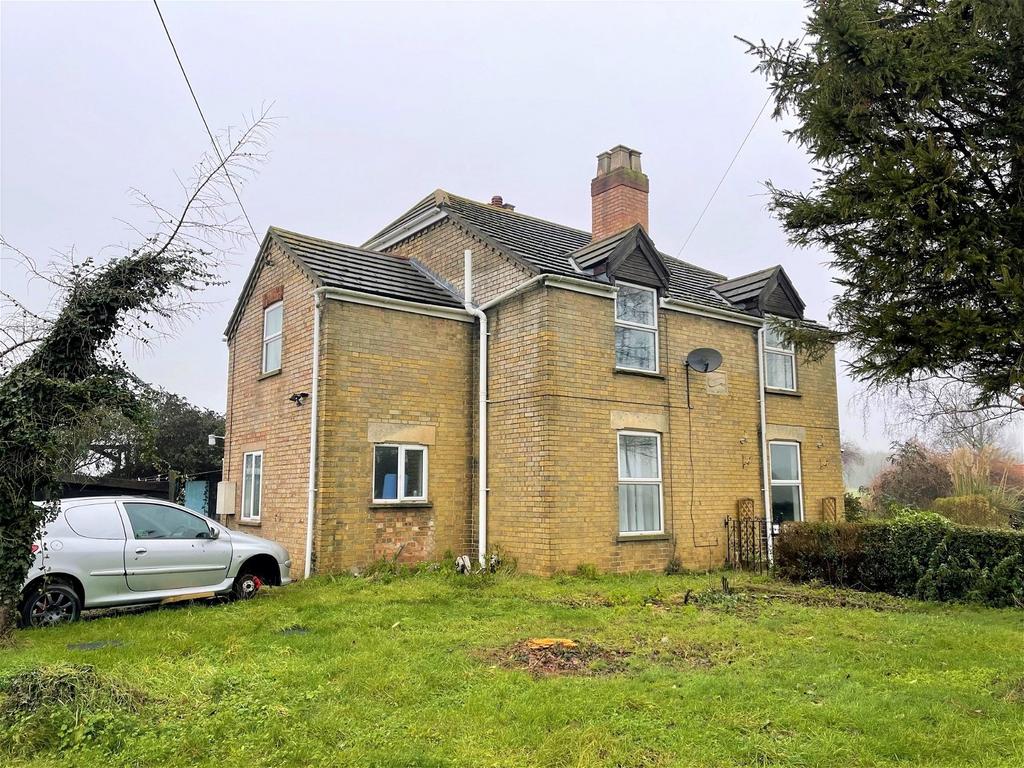 Dovecote Road Upwell Wisbech 3 Bed Semi Detached House For Sale £