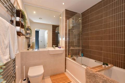 44 Titley Close, London, E4 8PL