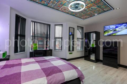 7 bedroom house of multiple occupation to rent, Beech Grove(En-Suite BILLS INC), Manchester M14