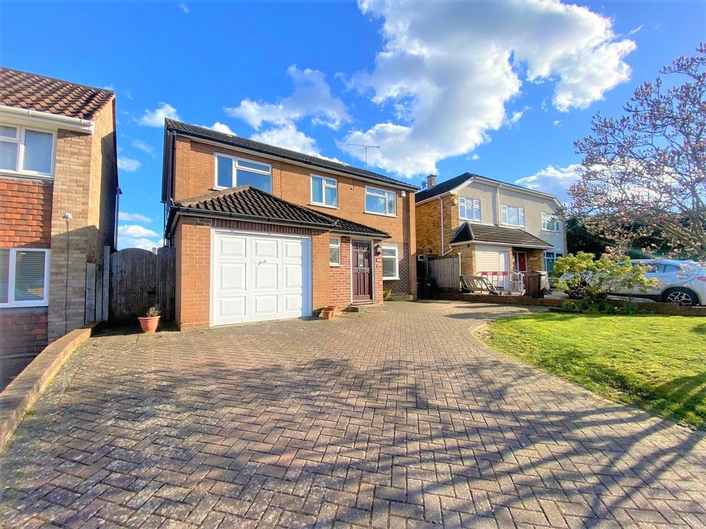 Merrow Woods, Guildford, Surrey, GU1 4 bed detached house £3,000 pcm