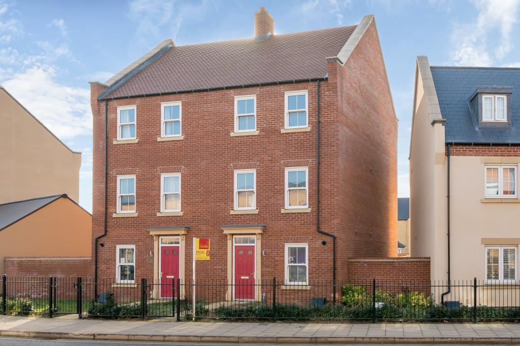 Kingsmere, Bicester, Oxfordshire, OX26 4 bed semidetached house for