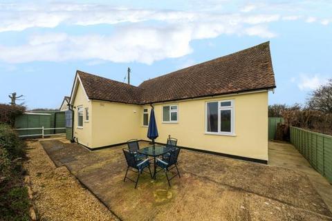 2 bedroom detached bungalow for sale - Aynho,  South Northamptonshire,  OX17