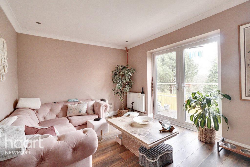 Brynglas Avenue, Newport 3 bed detached house for sale £270,000