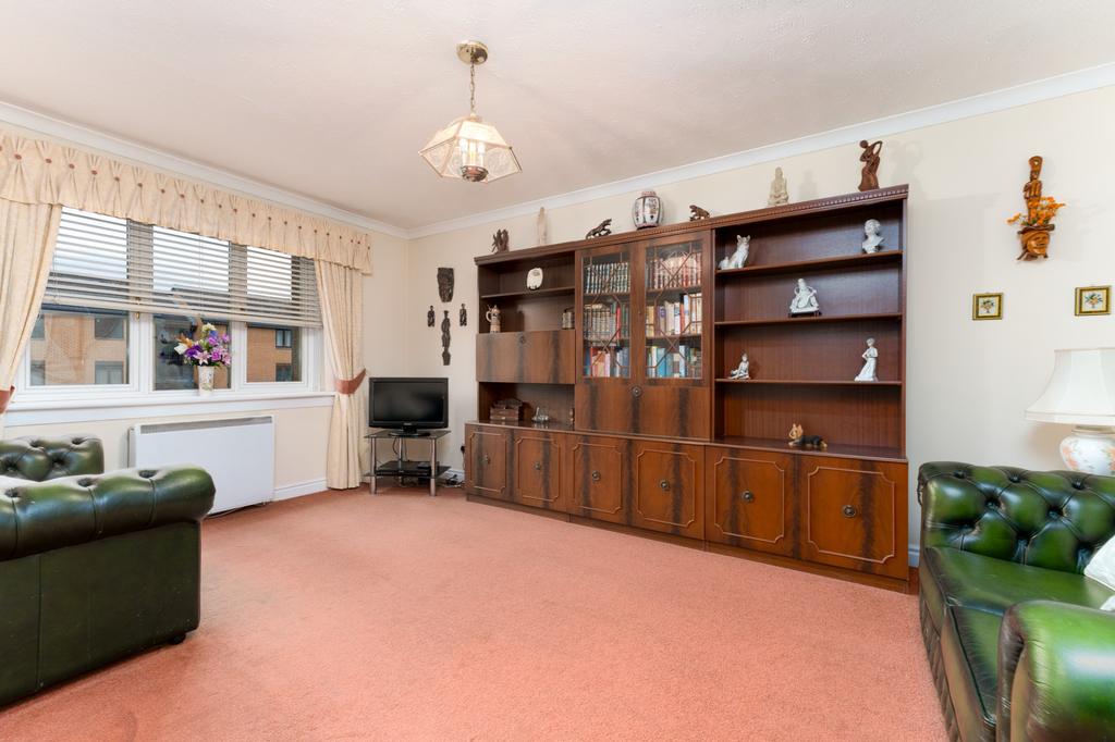 Burnfield Gardens, 1/1, Giffnock... 2 bed flat £120,000