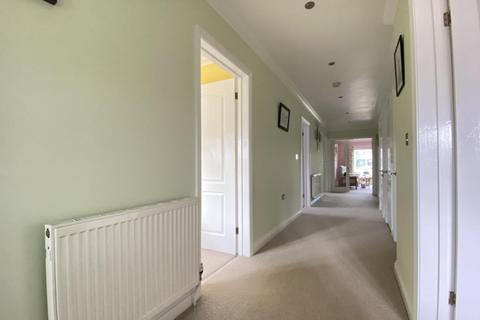 14a Fairlie, Ringwood, BH24 1TS