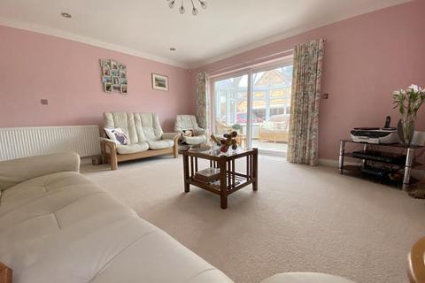 14a Fairlie, Ringwood, BH24 1TS