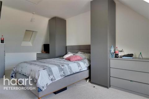 3 bedroom semi-detached house to rent, Centurion Park
