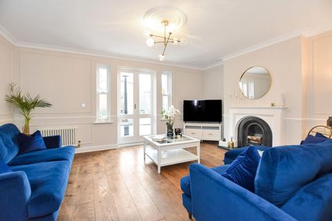 5 bedroom terraced house to rent, Bretland Drive, Grappenhall, Warrington, WA4 3TD