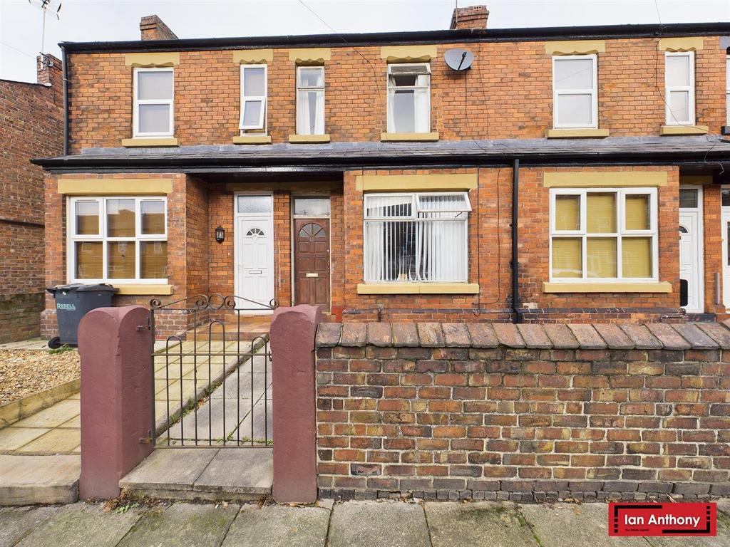 Small Lane, Ormskirk 2 bed terraced house for sale £185,000