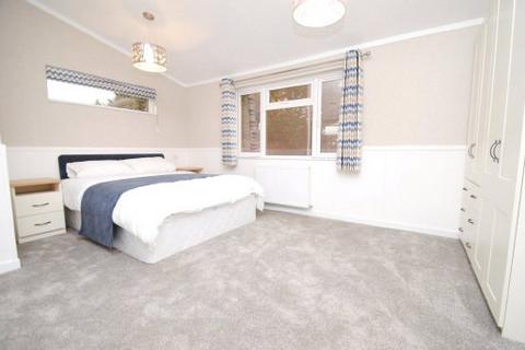 1 bedroom lodge for sale, Upminster, Essex, RM14