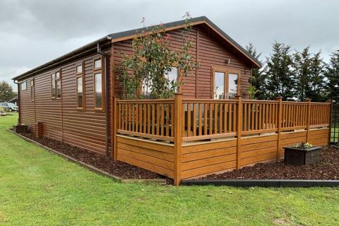1 bedroom lodge for sale, Upminster, Essex, RM14