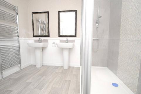 1 bedroom lodge for sale, Upminster, Essex, RM14