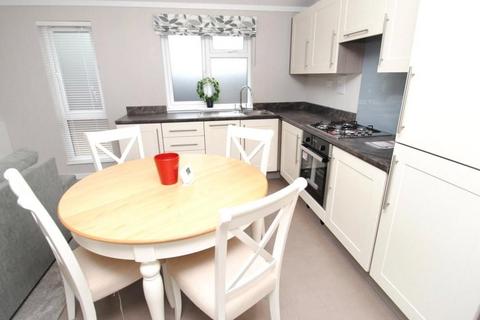 1 bedroom lodge for sale, Upminster, Essex, RM14