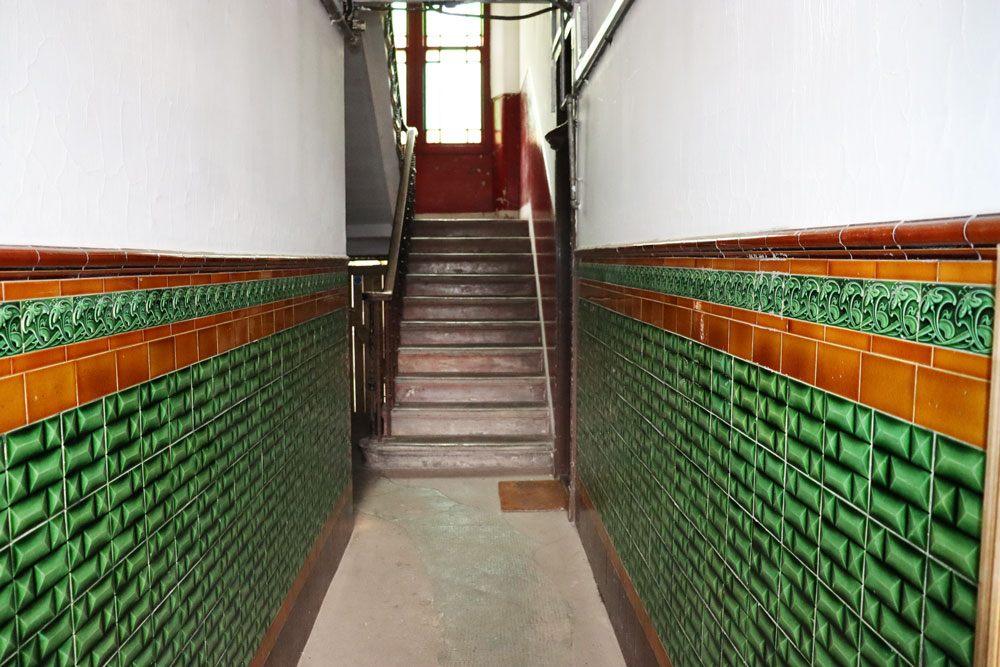 Entrance Close