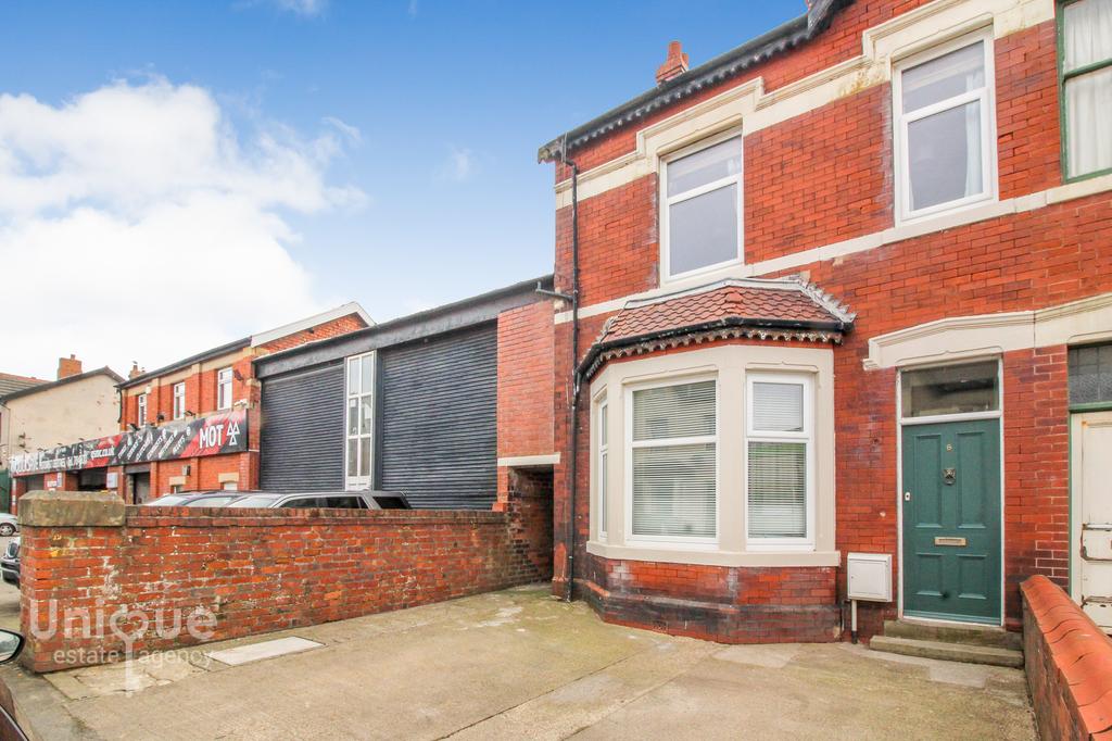 St. Albans Road, Lytham St. Annes, FY8 4 bed terraced house £230,000
