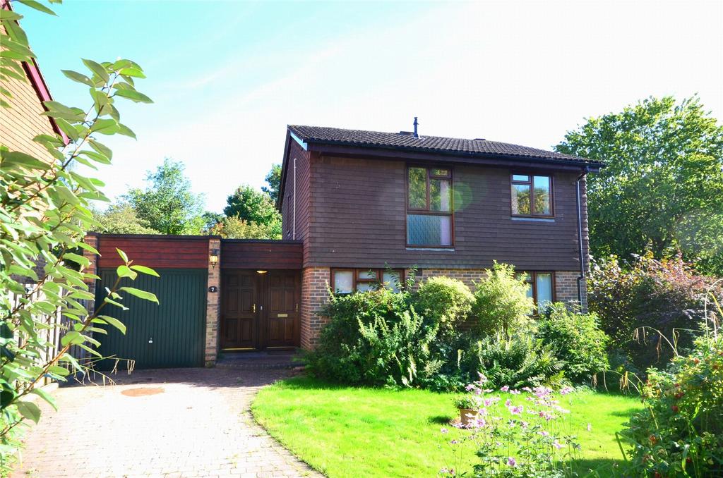 East Grinstead, West Sussex, RH19 4 bed detached house for sale £535,000