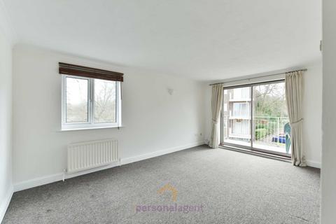 2 bedroom flat to rent - Churchill House, Banstead