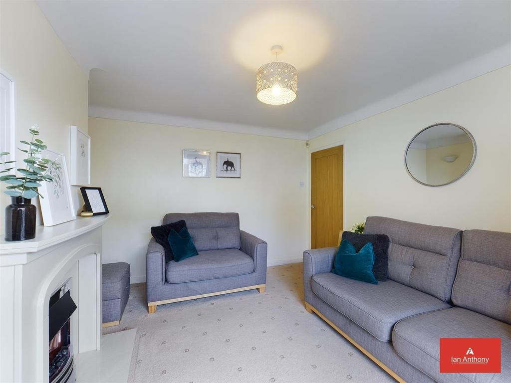 Peet Avenue, Ormskirk 3 bed semidetached house £280,000