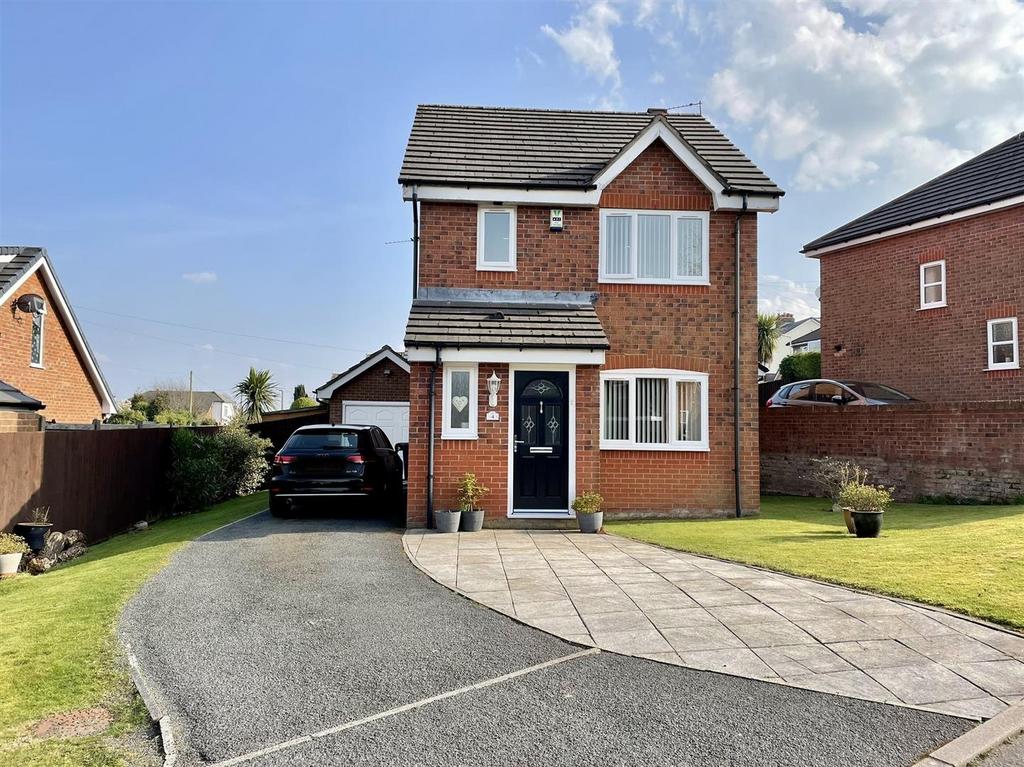 Parkfield Close, Ormskirk 3 bed detached house for sale £315,000