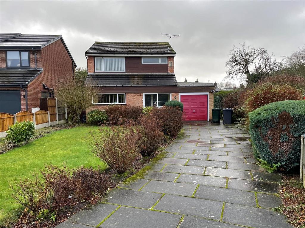 Holt Coppice, Aughton 3 bed detached house for sale £375,000