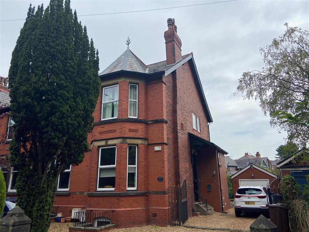Knowsley Road, Ormskirk 5 bed semidetached house for sale £625,000