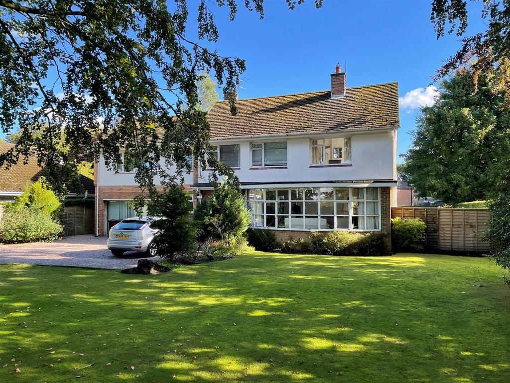 Ruff Lane, Westhead, Ormskirk 5 bed detached house £795,000