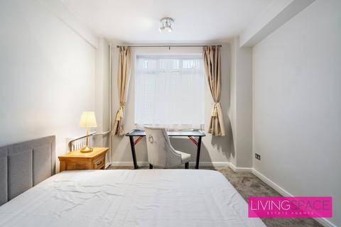2 bedroom flat to rent, Hammersmith Road, Hammersmith