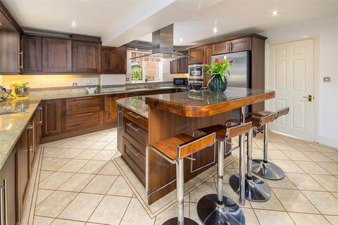 5 bedroom detached house for sale - Pickwick Close, Merryoaks, Durham, DH1