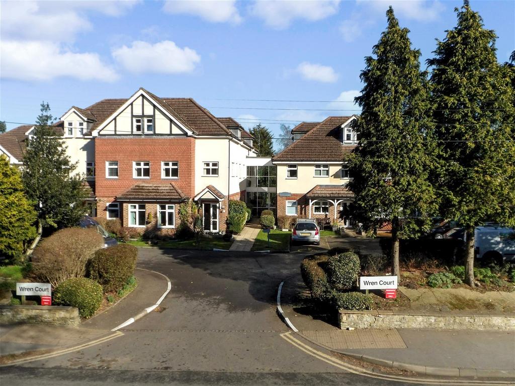 Limpsfield Road, Warlingham, Surrey 2 bed flat £325,000
