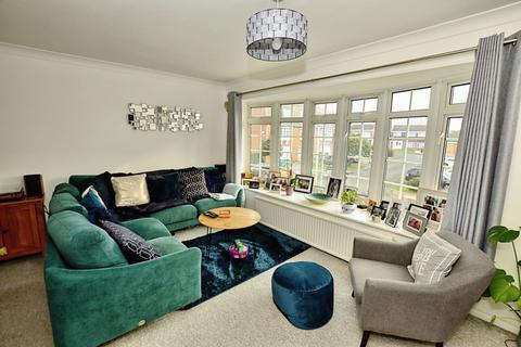 30 Beech Close, Folkestone, CT19 5TB