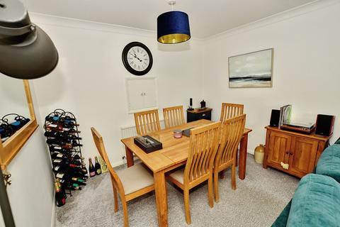 30 Beech Close, Folkestone, CT19 5TB