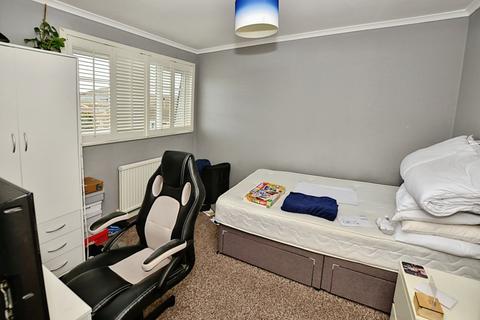 30 Beech Close, Folkestone, CT19 5TB