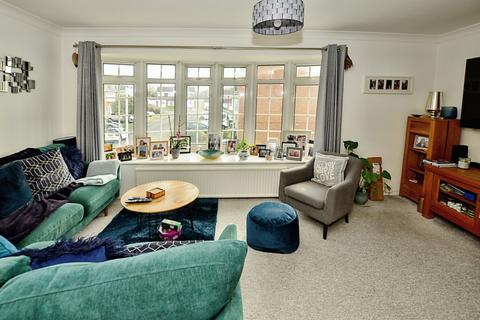 30 Beech Close, Folkestone, CT19 5TB