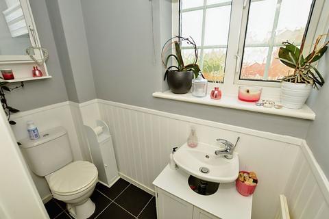 30 Beech Close, Folkestone, CT19 5TB